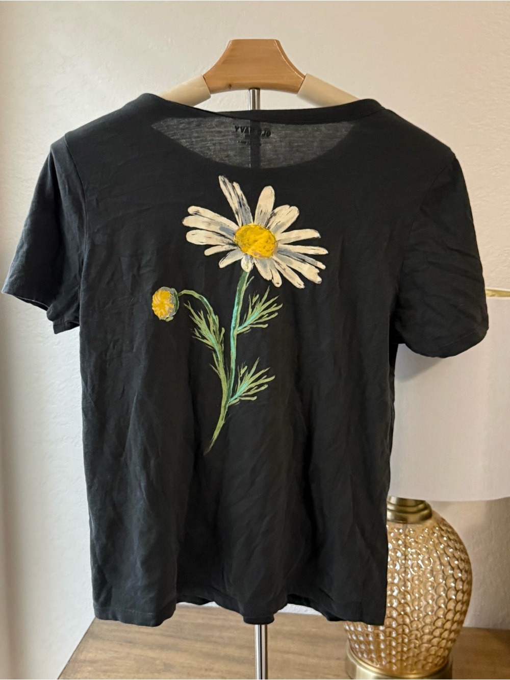 5 for $20 Deal- Old Navy Black Short Sleeve Tee with Daisy Print - Picture 4 of 4